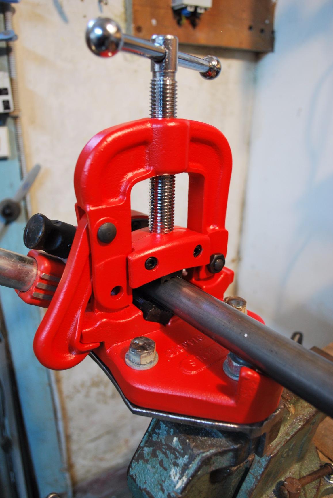 KS Tools 914.0010 Étau à Charnière Tube 1/8"-2" Acier