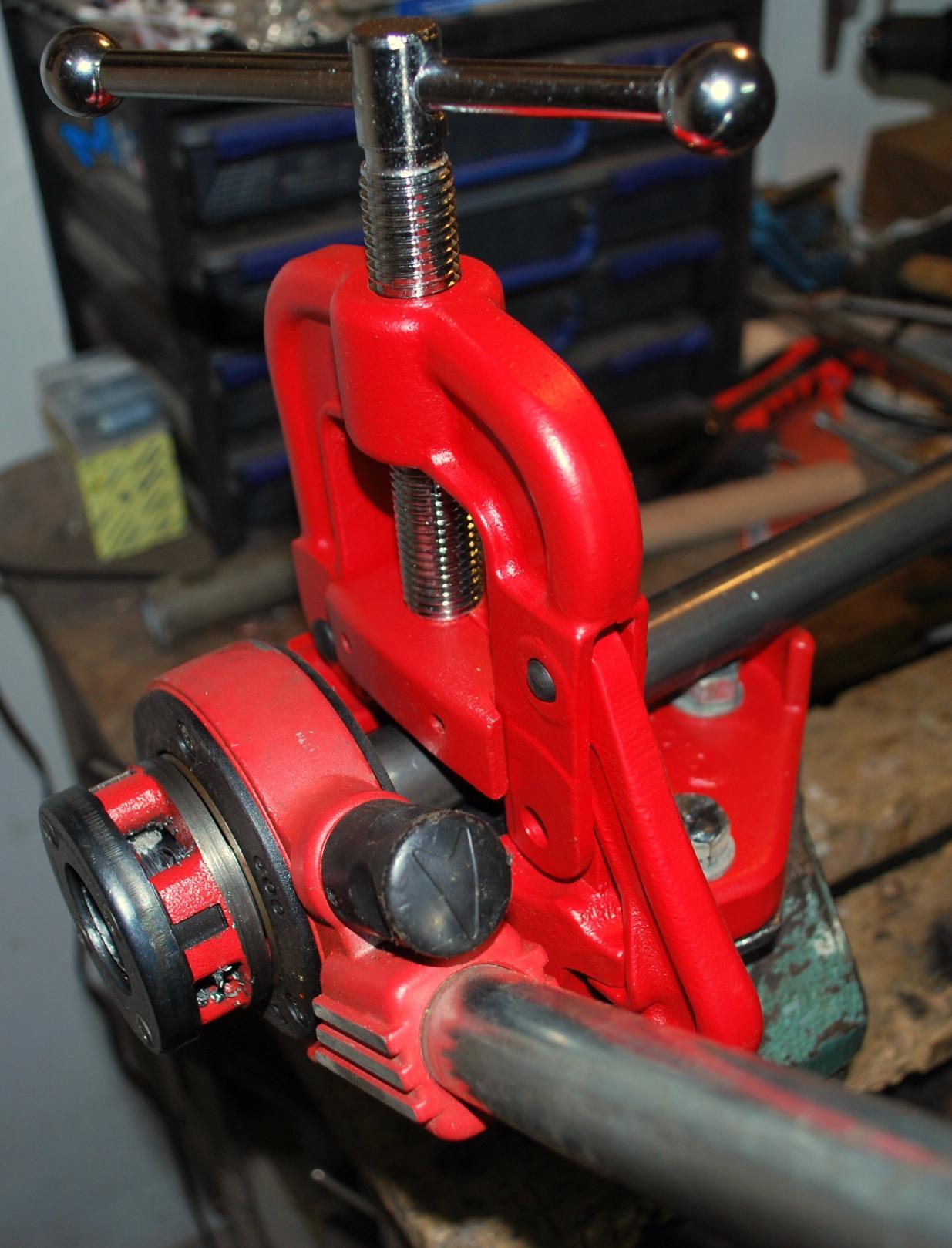 KS Tools 914.0010 Étau à Charnière Tube 1/8"-2" Acier