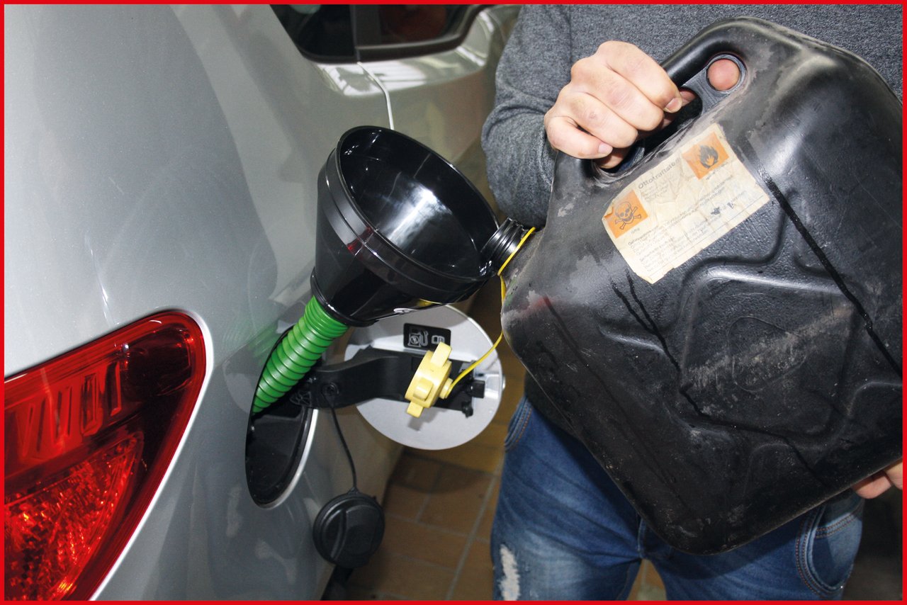 KS Tools 150.9230 Entonnoir Flexible 1 L 3 Pièces