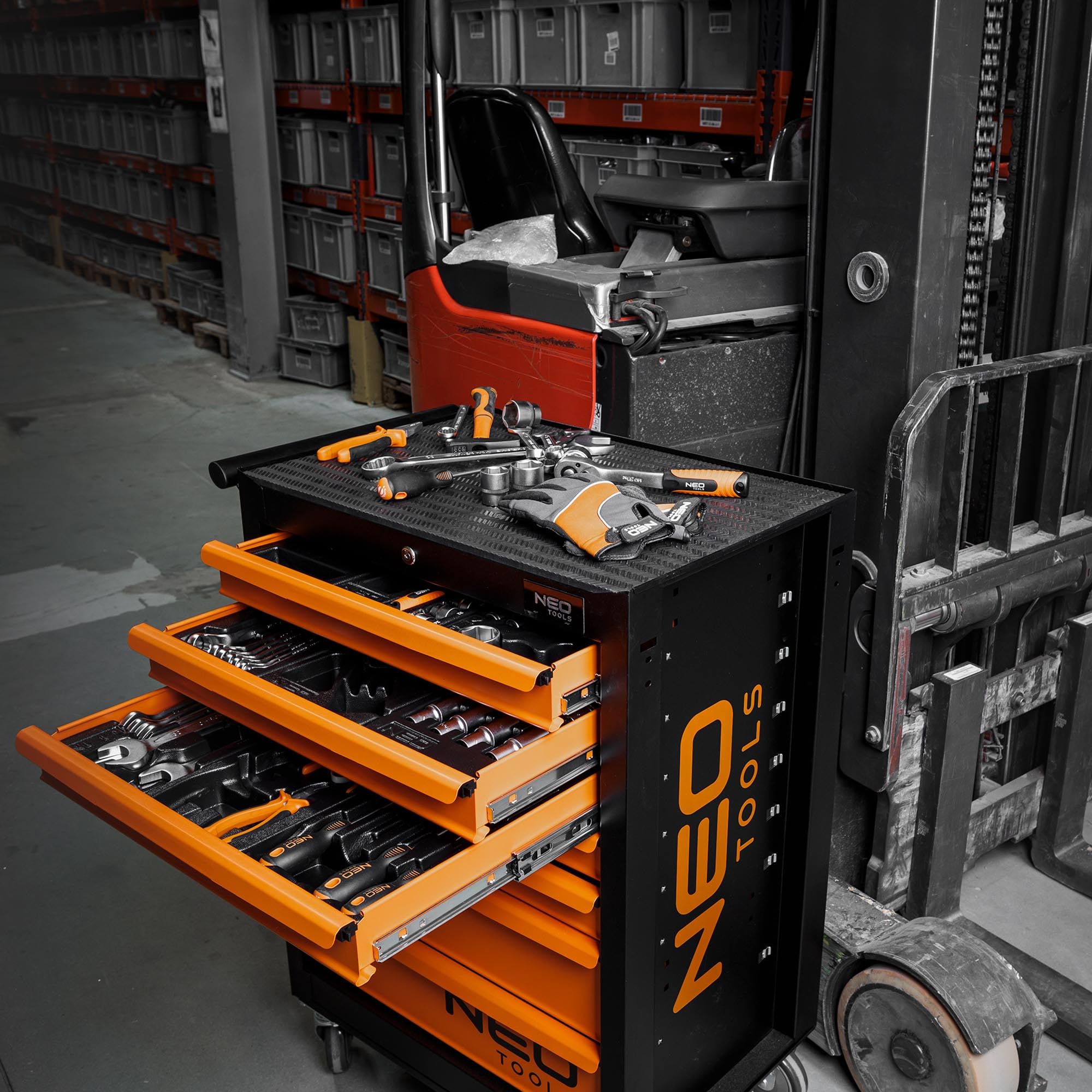 NEO TOOLS 84-222 servante atelier 7 tiroirs noir-orange