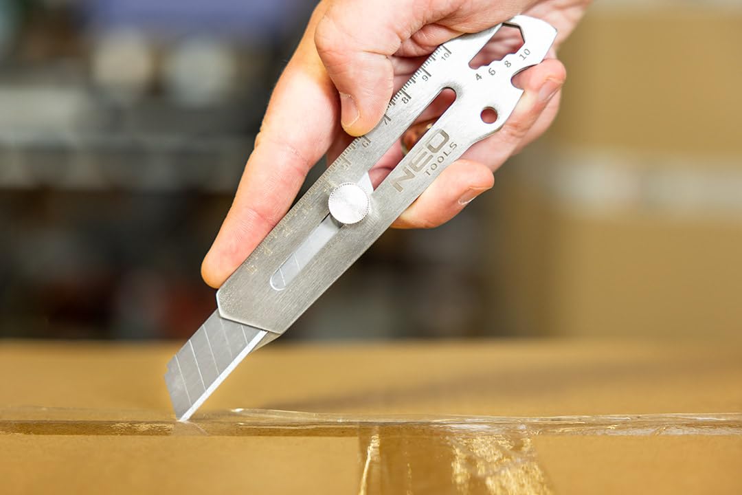NEO TOOLS 63-713 Cutter 18 mm inox 155 mm gradué