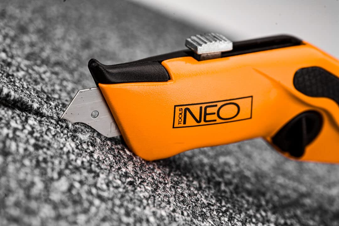 NEO Tools cutter lame rétractable corps métal antidyrapant